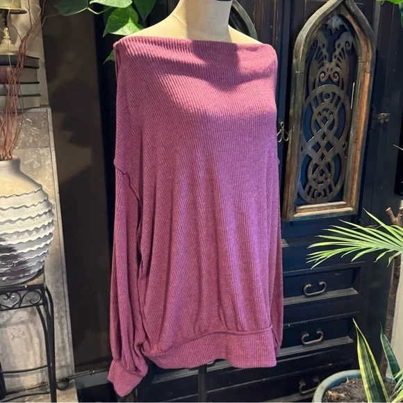 Free People deep earthy burgundy mauve. Oversized ribbed boat neck pull over. - Picture 3 of 15